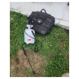 Chapin 1-Gallon Sprayer and Briefcase