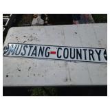 Metal Sign "MUSTANG COUNTRY"