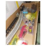 HO Gauge Train Track Pieces and Model Cars &Trucks