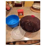 Housewares Lot with Milk-Bone Tin and Bowls