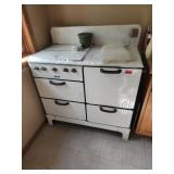 Magic Chef Enamel Gas Stove Oven Range