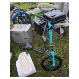 Razor Deltawing Tricycle with Grill Attachment