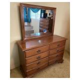 Young Hinkle 8 Drawer Dresser w/Mirror