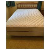 Young Hinkle Maple Full Bed