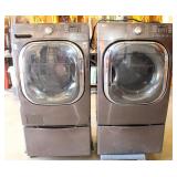 LG Washer & Dryer on Pedestals