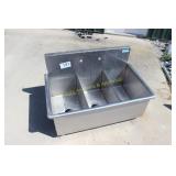 BK Resources BK8BS--1221-12 - 3 Compartment Sink BK Resources BK8BS--1221-12 - 3 Compartment Sink