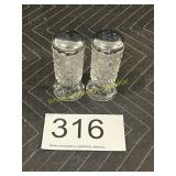 Fenton Daisy & Button Salt & Pepper Set