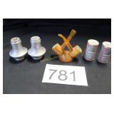 Vtg. 'Pipes & Pints' Novelty Shaker Collection