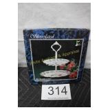 Wm. Ogers 2 Tier Swirl Server