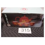 Chef's Counter 5 Piece Tea Set - NIB