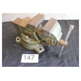 OIT No. 4 Swivel Base Bench Vise - 4' Jaws