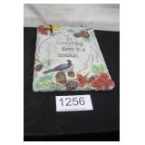 Seasonal Hanging Wall Plaque