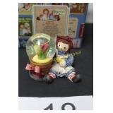 Enesco Raggedy Ann w/Tulips Figurine