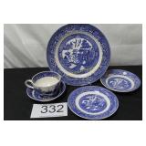 Vintage Blue Willow Ceramic Set