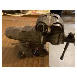 Wilton Schiller Vise PR (Park) IL 0400