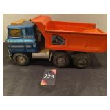 Ertl Automatic Dump Truck