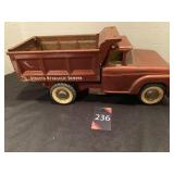 Structo Hydraulic Pumper