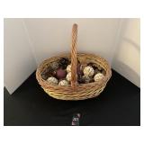 Basket & Decor