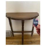 21.5"Wx24"H Half Table