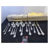 8 Homeward House Place Settings