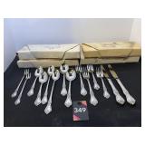 8 Homeward House Place Settings