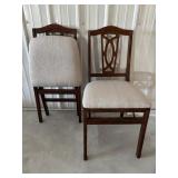 Vtg set of 2 folding chairs