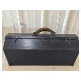 Vtg Tool box with tray
