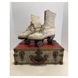 Vtg Roller skates with case size 5.5