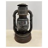 Vtg Dietz No 2 D lite Lantern or oil lamp