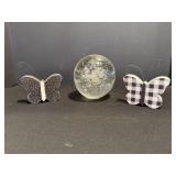 Hand Blow art glass paper weight orb 5"Dia x 5"H..