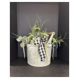 Floral decoration in wringer