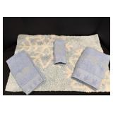 Snowflake rug 29"W x 20"H & Snowflake towel set