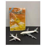Vintage Pan Am DIe Cast Plane damaged & Plane