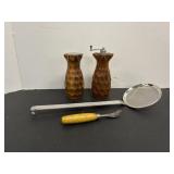 S&P Grinders & Kitchen Tools