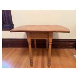 Oak drop leaf accent table 24"W x 15"D x23"H...