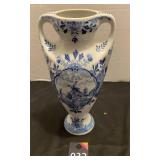 10" N Delft Vase