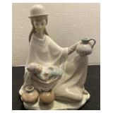 Lladro Figurine 9"H