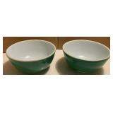 8-1/2" Pyrex Mixing Bowls