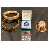 Bracelets & Pendants