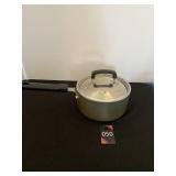 Calphalon 2 Qt Sauce Pan with Lid