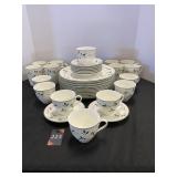 Mikasa Bone China Y-1025 Holiday Splendor