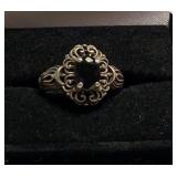 Beautiful vintage sterling silver ring with black