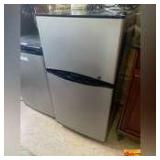 Frigidaire Ice Maker