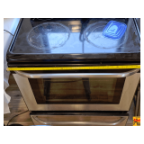 Frigidaire 30" Glass Top Freestanding Range, 4 burners, 5.3 cu ft
