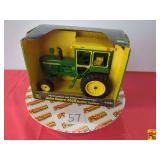 John Deere 4010 Tractor (Collector Edition) by ERTL; 1:16 Scale