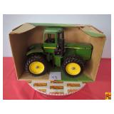 John Deere 8650 4WD Tractor by ERTL; 1:16 Scale