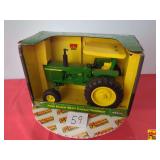John Deere 4620 Tractor by ERTL; 1:16 Scale