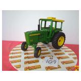 John Deere 4020 Diesel Tractor by ERTL; 1:16 Scale