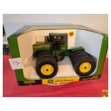 John Deere 9520 Tractor by ERTL; 1:16 Scale