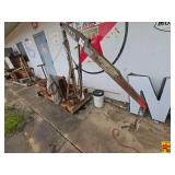 Ruger Equipment Model XT-1 Hydraulic Shop Crane with Counterweights